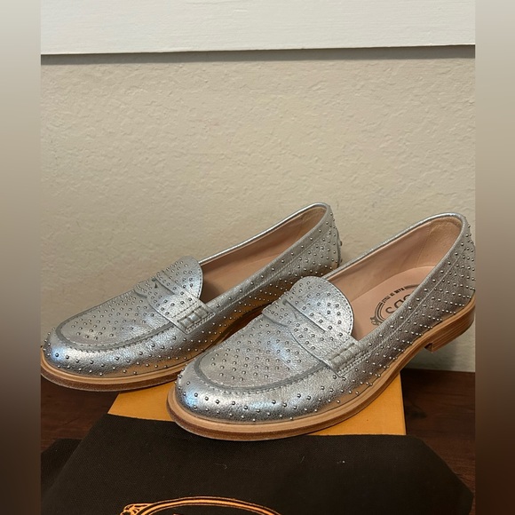 Tods Studded Embellished Loafers - Picture 3 of 7
